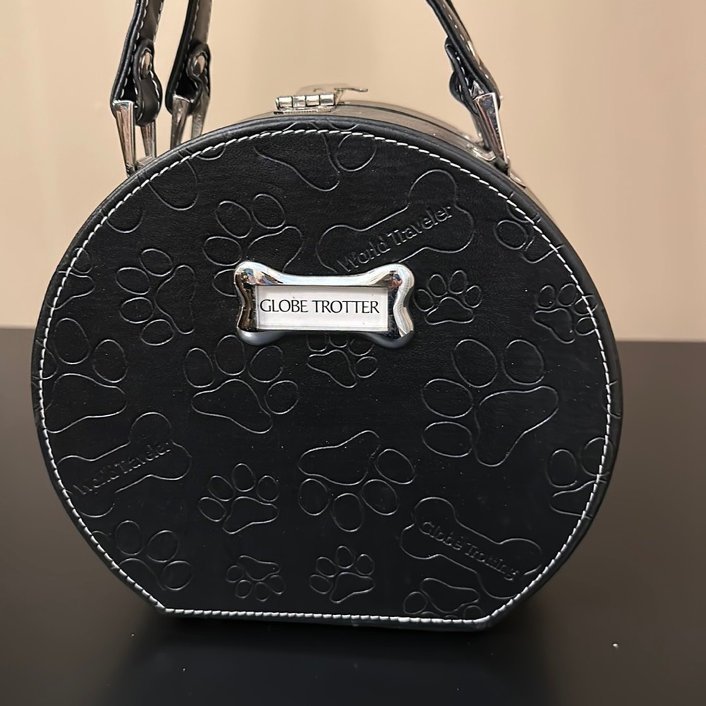 Dog travel feeding bowl Storage